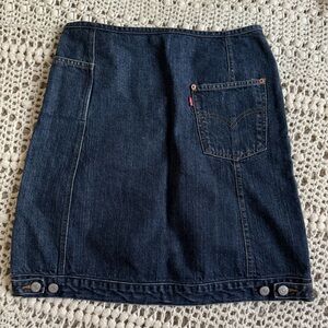 Levi's Dark Wash Denim Skirt